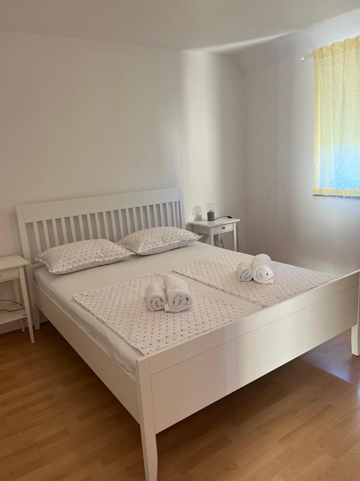 Apartments Dumicic Супетарська Драґа Екстер'єр фото